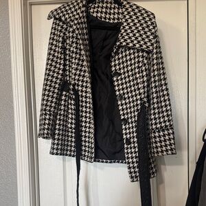 Stylish Black and White Houndstooth Women's Coat